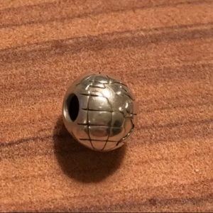 Pandora Globe Clip Charm 791182